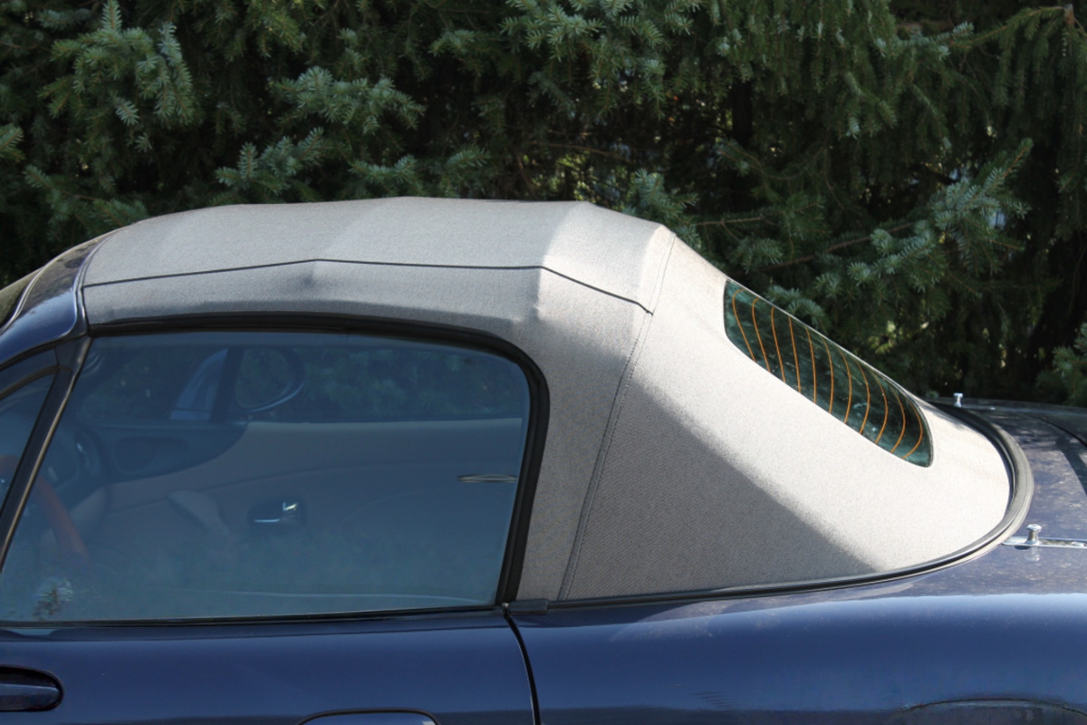 Weicher Stoffdach, Cabrio, Auto-Dach, Stoffdach, Heckfenster, Roadster, Cabriolet, Stoffverdeck, Dach, Grau