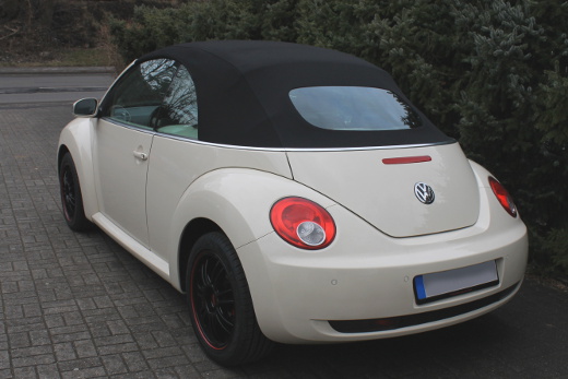 VW New Beetle Verdeck manuell schwarz VW Beetle, Convertible, schwarzes Verdeck, cremefarben, Seitenansicht