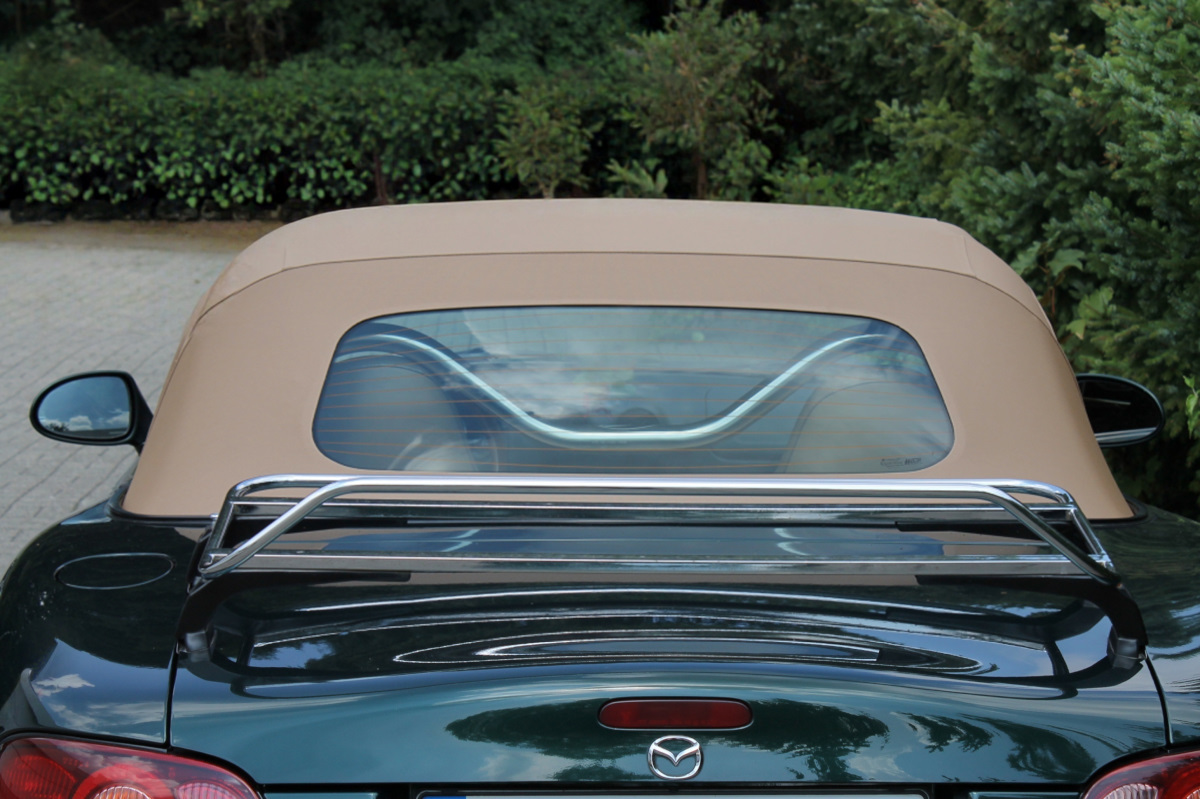 Cabriodach, Schwarz-Grün, Kofferraumträger, Rückseite Auto, Mazda, convertible, Softtop, beigees Verdeck, Auto Heck, Mazda
